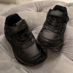 Made 2 Play Brighton Stride Rite Uniform/Sport Sneakers